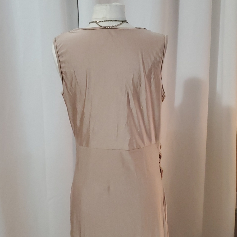 Dress - Picture 5 of 6